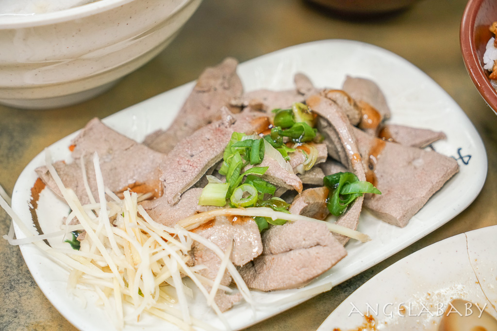 新莊宵夜美食『眼鏡張滷肉飯』菜單、好喝虱目魚湯 @梅格(Angelababy)享樂日記