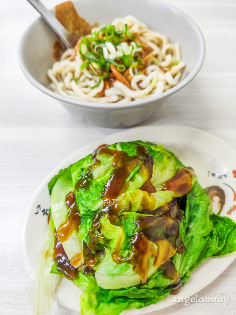 板橋超便宜牛肉麵『建宏牛肉麵板橋店』免費可樂汽水喝到飽、內用免費加湯 @梅格(Angelababy)享樂日記