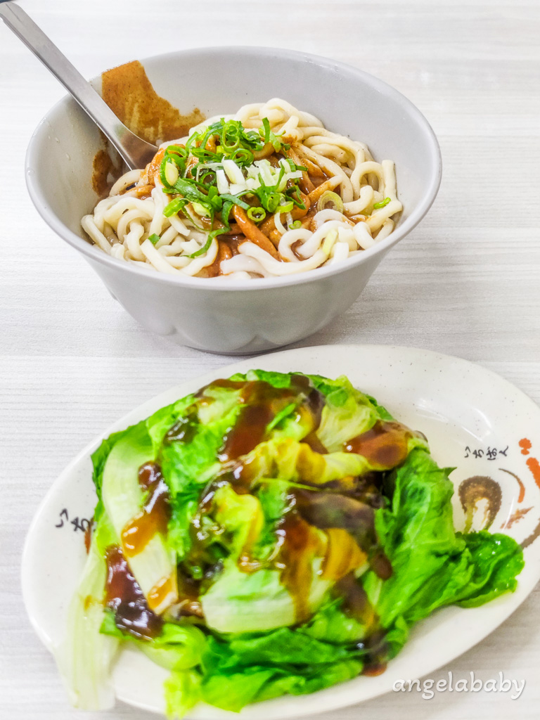 板橋超便宜牛肉麵『建宏牛肉麵板橋店』免費可樂汽水喝到飽、內用免費加湯 @梅格(Angelababy)享樂日記