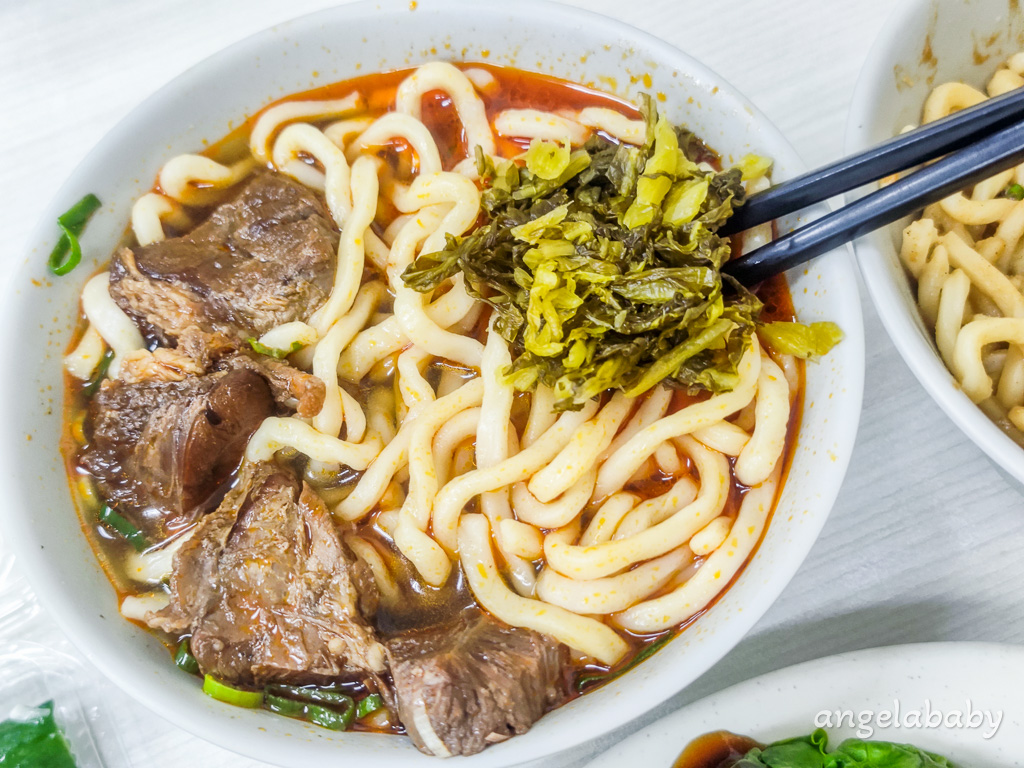 板橋超便宜牛肉麵『建宏牛肉麵板橋店』免費可樂汽水喝到飽、內用免費加湯 @梅格(Angelababy)享樂日記