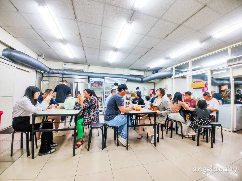 板橋超便宜牛肉麵『建宏牛肉麵板橋店』免費可樂汽水喝到飽、內用免費加湯 @梅格(Angelababy)享樂日記