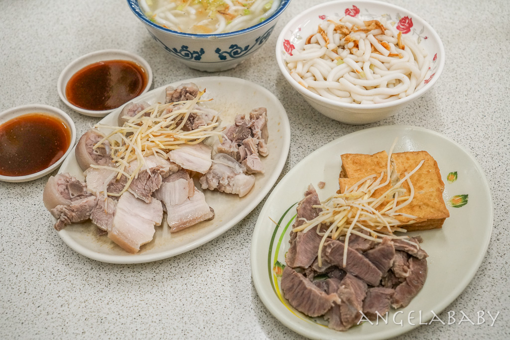 新莊站美食｜在地40年人氣早餐『新泰路米苔目』菜單、好吃黑白切 @梅格(Angelababy)享樂日記