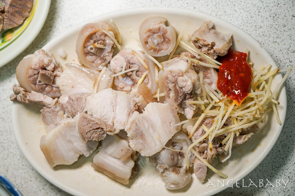 新莊站美食｜在地40年人氣早餐『新泰路米苔目』菜單、好吃黑白切 @梅格(Angelababy)享樂日記