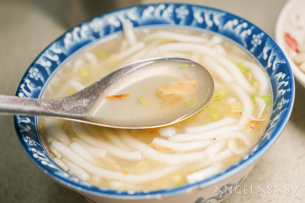 新莊站美食｜在地40年人氣早餐『新泰路米苔目』菜單、好吃黑白切 @梅格(Angelababy)享樂日記