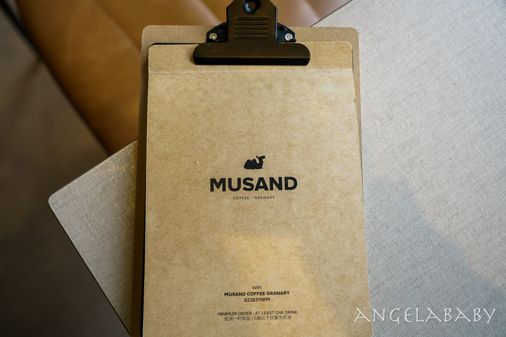 天母質感咖啡『MUSAND COFFEE GRANARY 漠杉咖啡』菜單、拉花拿鐵、好吃熱壓帕尼尼、寵物友善 @梅格(Angelababy)享樂日記