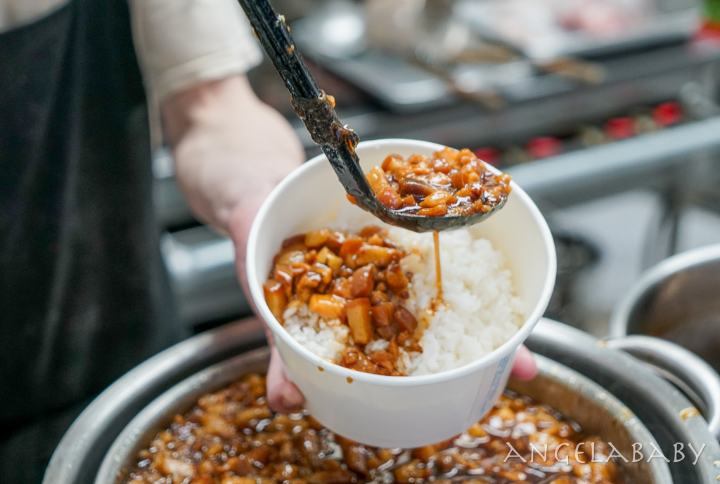 中正紀念堂美食｜台北好吃羊肉湯『樂天羊肉』+10元就有一碗噴香滷肉飯 @梅格(Angelababy)享樂日記