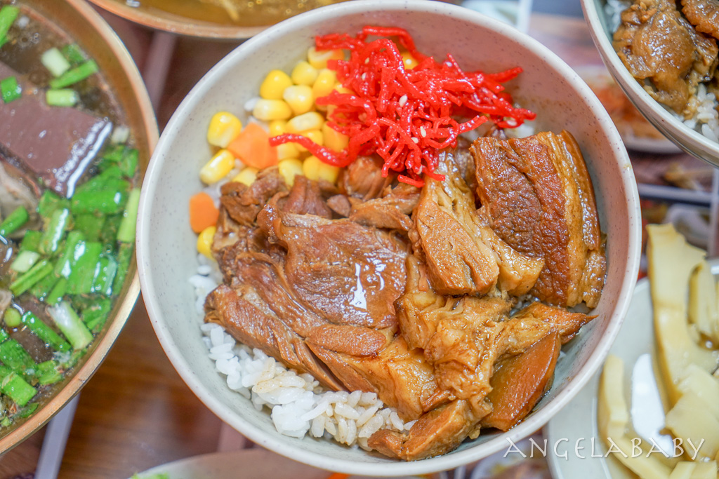 行天宮站美食『大鼎豬血湯』菜單、飄香40年的好喝大腸豬血湯 @梅格(Angelababy)享樂日記
