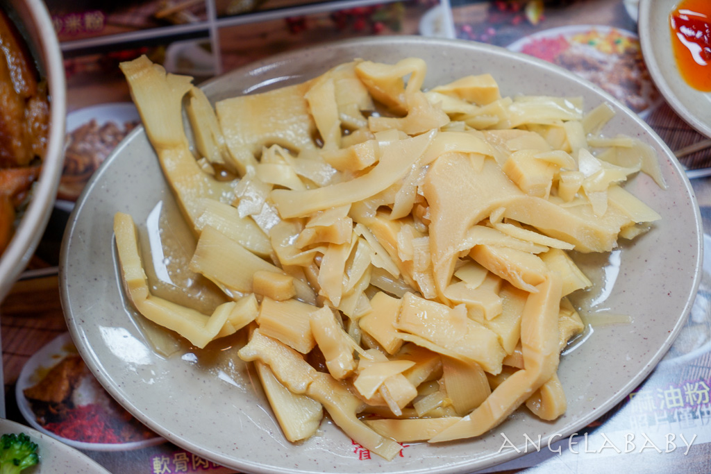 行天宮站美食『大鼎豬血湯』菜單、飄香40年的好喝大腸豬血湯 @梅格(Angelababy)享樂日記
