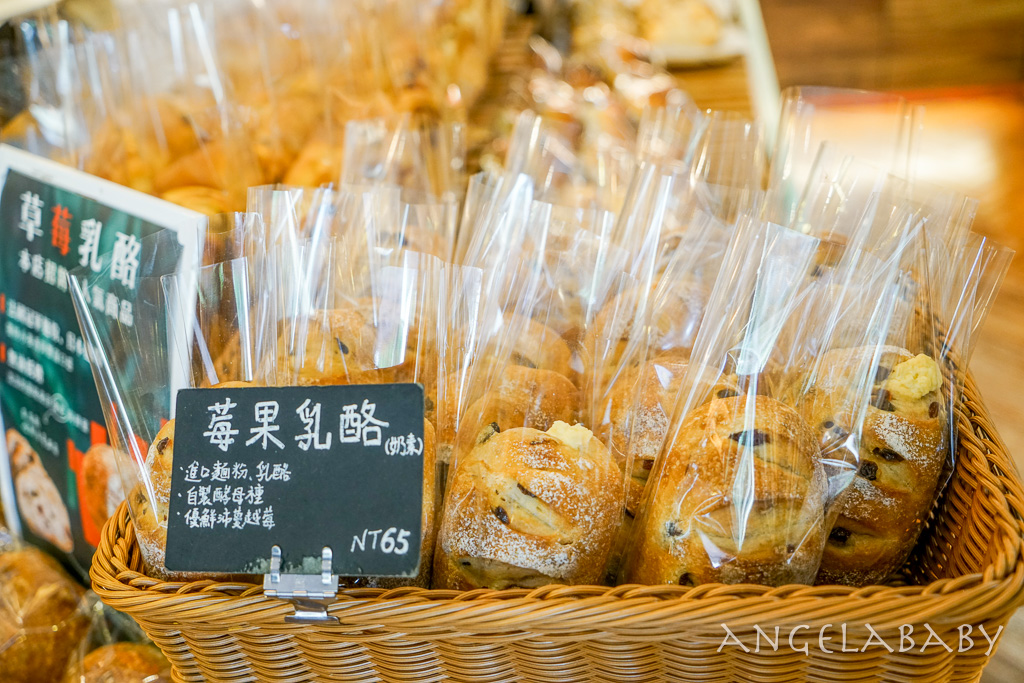 中和好吃麵包店『掬園烘焙店』價格、招牌拔絲吐司、草莓乳酪、丹麥可頌 @梅格(Angelababy)享樂日記