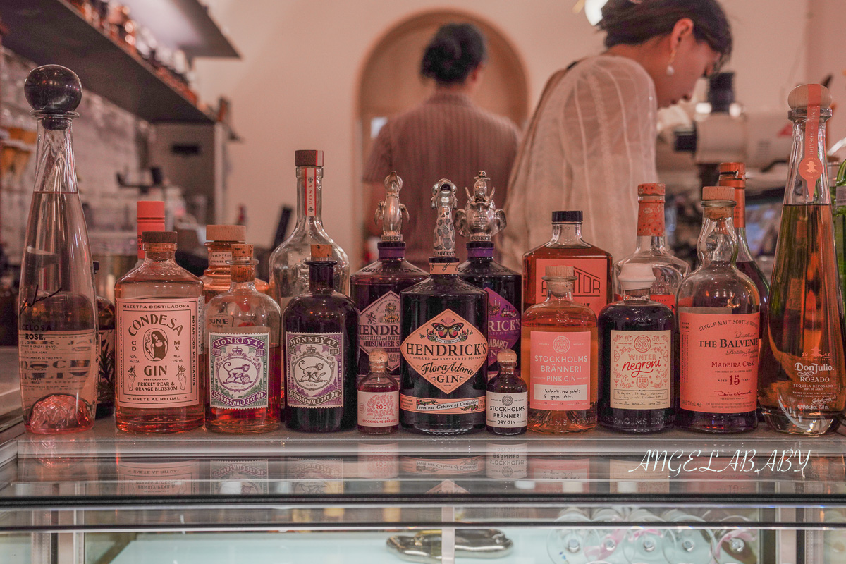 六張犁站深夜甜點酒吧『Café Paradis』菜單、台北不限時咖啡、台北首家粉紅酒吧 @梅格(Angelababy)享樂日記