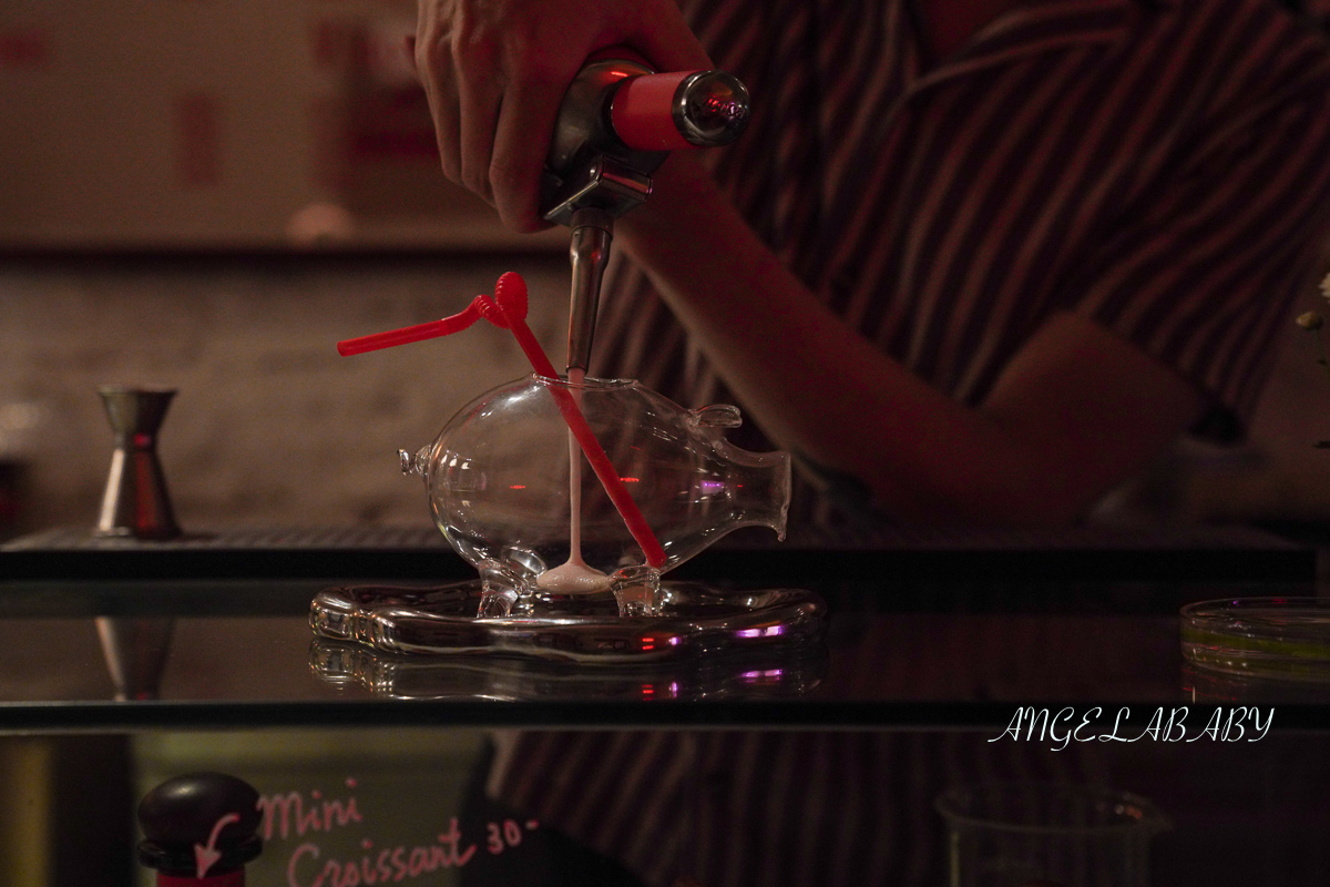 六張犁站深夜甜點酒吧『Café Paradis』菜單、台北不限時咖啡、台北首家粉紅酒吧 @梅格(Angelababy)享樂日記