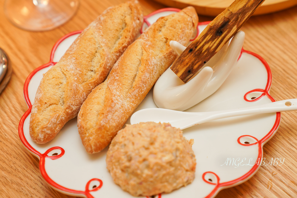 六張犁站深夜甜點酒吧『Café Paradis』菜單、台北不限時咖啡、台北首家粉紅酒吧 @梅格(Angelababy)享樂日記