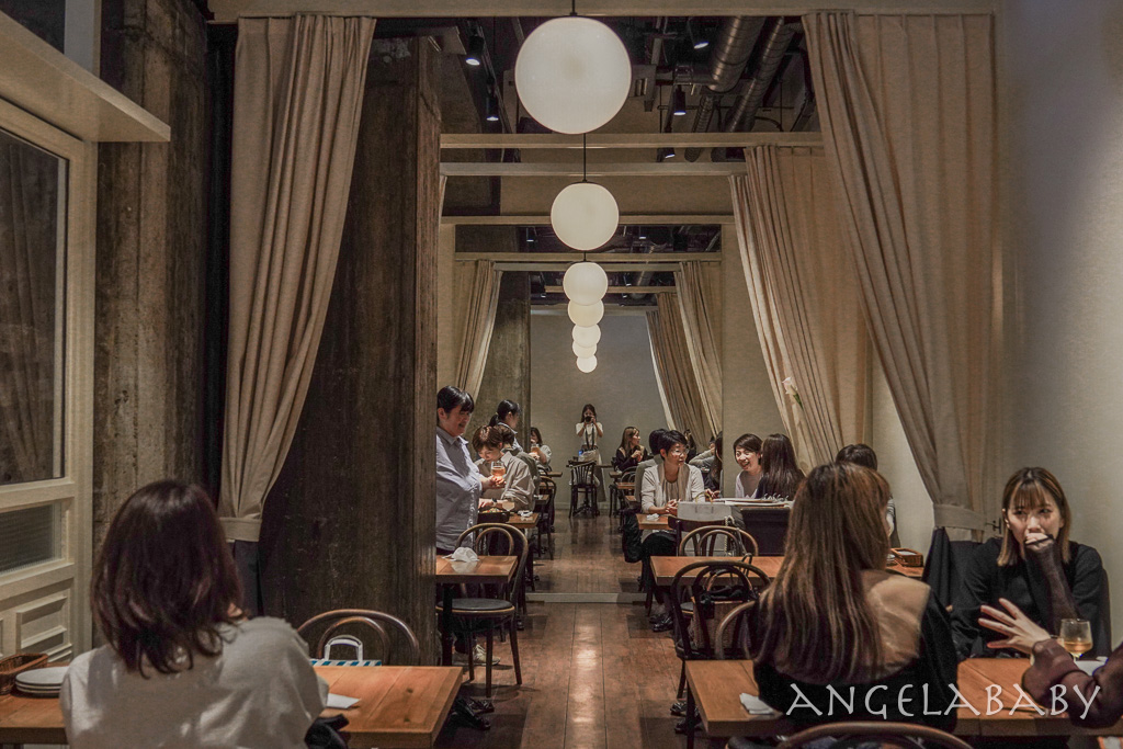 大阪梅田人氣餐酒館『MONIQUE』預約、商業午餐麵包吃到飽、4特調飲品喝到飽 @梅格(Angelababy)享樂日記