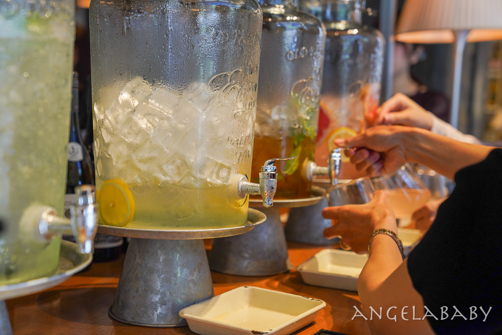 大阪梅田人氣餐酒館『MONIQUE』預約、商業午餐麵包吃到飽、4特調飲品喝到飽 @梅格(Angelababy)享樂日記