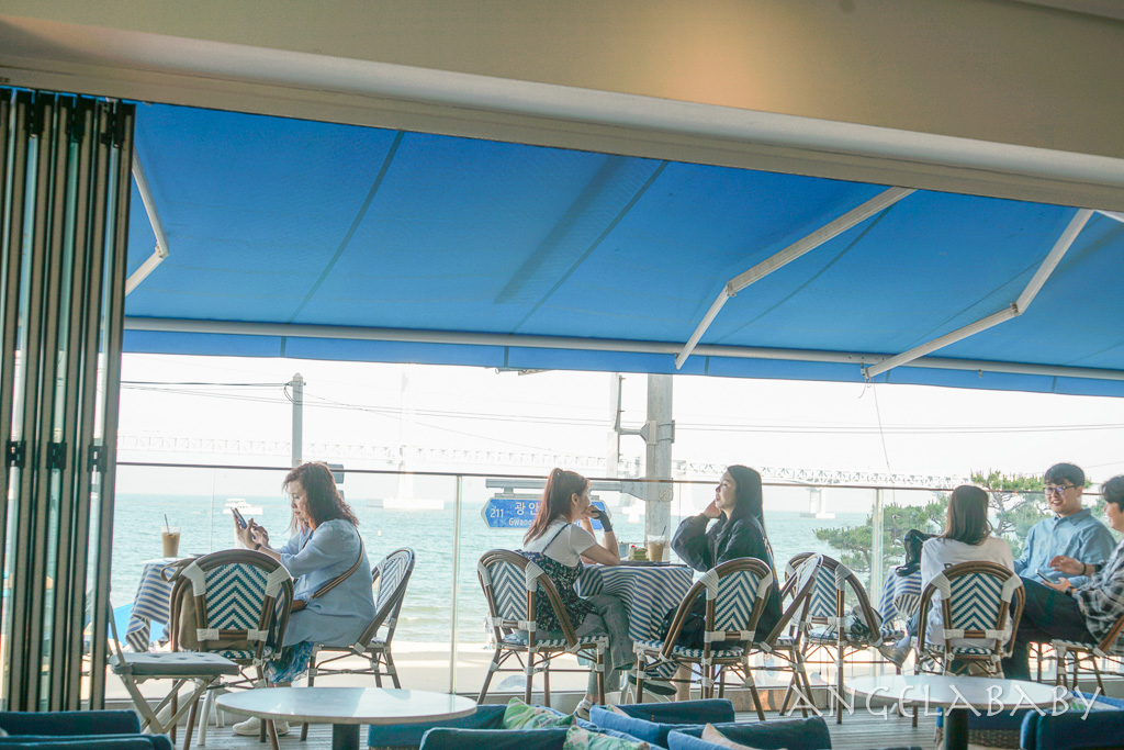 釜山廣安大橋絕美海景咖啡『Cafe Haute』 카페오뜨 광안비치점 希臘純白獨棟咖啡 @梅格(Angelababy)享樂日記