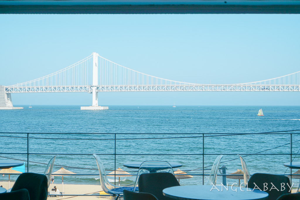 釜山廣安大橋絕美海景咖啡『Cafe Haute』 카페오뜨 광안비치점 希臘純白獨棟咖啡 @梅格(Angelababy)享樂日記