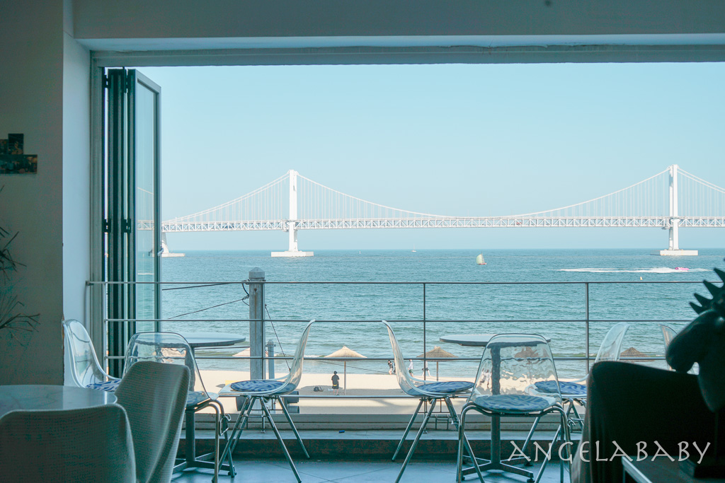 釜山廣安大橋絕美海景咖啡『Cafe Haute』 카페오뜨 광안비치점 希臘純白獨棟咖啡 @梅格(Angelababy)享樂日記
