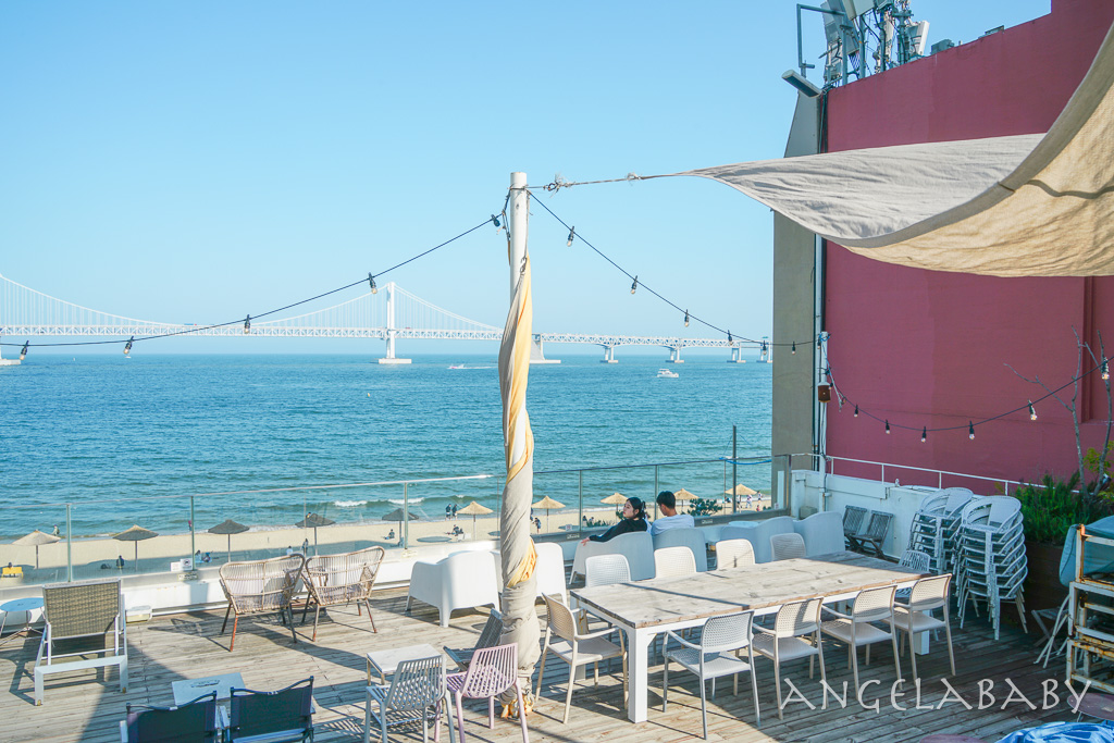 釜山廣安大橋絕美海景咖啡『Cafe Haute』 카페오뜨 광안비치점 希臘純白獨棟咖啡 @梅格(Angelababy)享樂日記