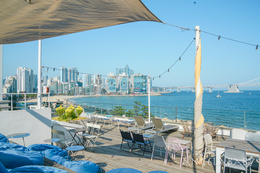 釜山廣安大橋絕美海景咖啡『Cafe Haute』 카페오뜨 광안비치점 希臘純白獨棟咖啡 @梅格(Angelababy)享樂日記