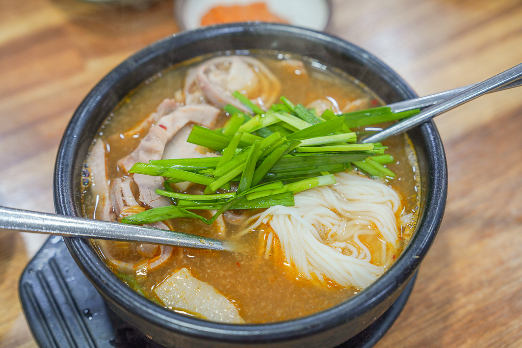 釜山西面站24小時豬肉湯飯『일품장원돼지국밥』一品狀元豬肉湯飯 @梅格(Angelababy)享樂日記