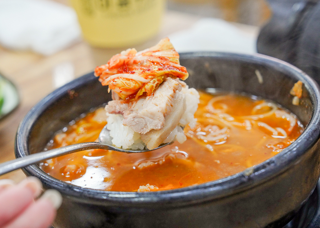 釜山西面站24小時豬肉湯飯『일품장원돼지국밥』一品狀元豬肉湯飯 @梅格(Angelababy)享樂日記