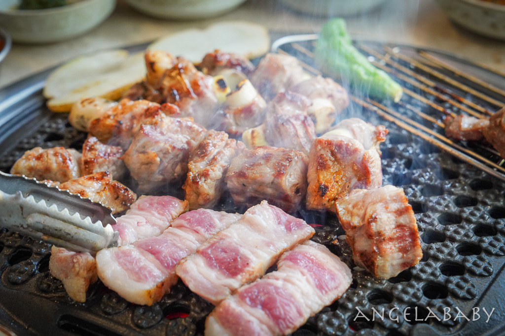 釜山西面烤肉『돼지나무 사랑걸렸네 부산 서면 본점』豬樹之愛菜單、預約送蜜烤栗子地瓜、有中文菜單 @梅格(Angelababy)享樂日記
