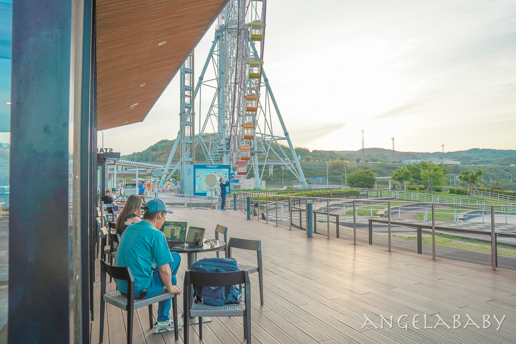 淡路高速公路服務區『星巴克淡路SA下行線』有明石海峽大橋，摩天輪及戀人聖地景點的高速公路服務區 @梅格(Angelababy)享樂日記