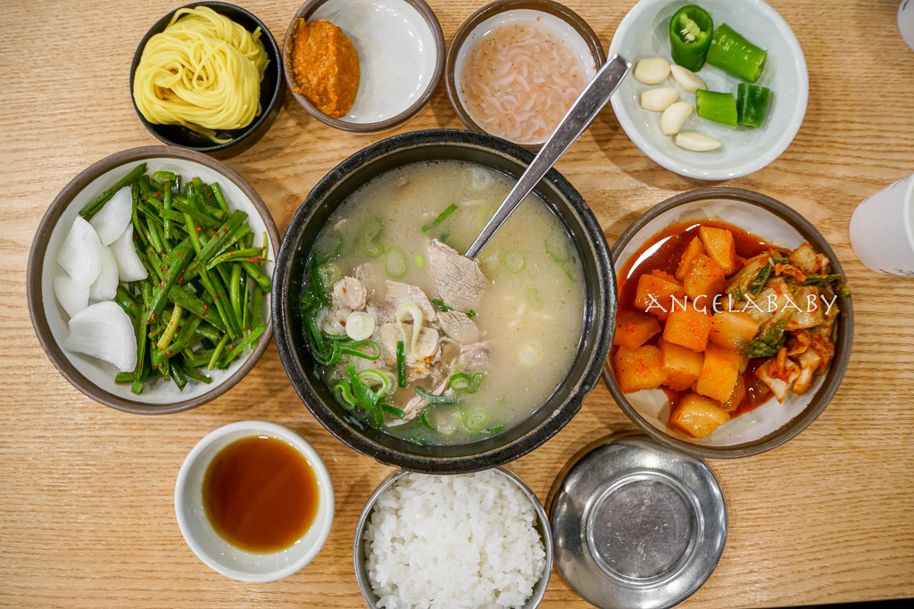 釜山西面美食｜24小時豬肉湯飯『松亭三代豬肉湯飯송정3대국밥』豬肉湯飯一條街 @梅格(Angelababy)享樂日記