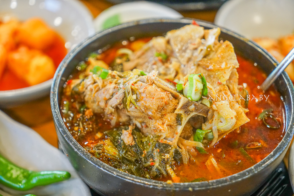 釜山必吃馬鈴薯排骨湯『최뼈다구집밥정식』菜單、沙上站美食、金浦機場美食 @梅格(Angelababy)享樂日記