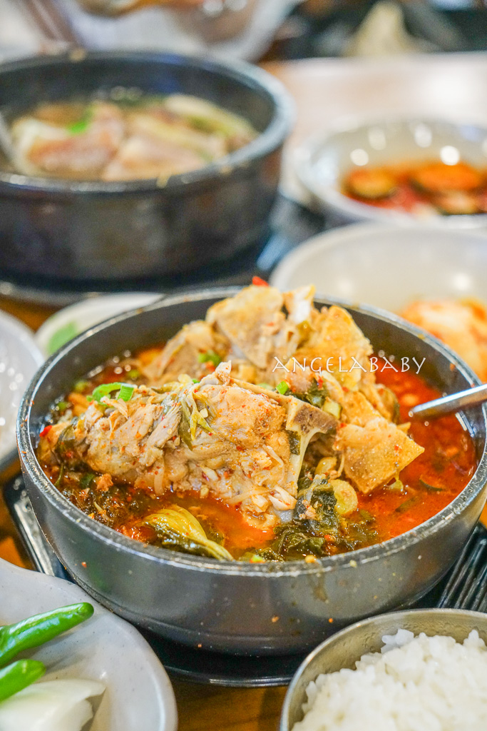 釜山必吃馬鈴薯排骨湯『최뼈다구집밥정식』菜單、沙上站美食、金浦機場美食 @梅格(Angelababy)享樂日記