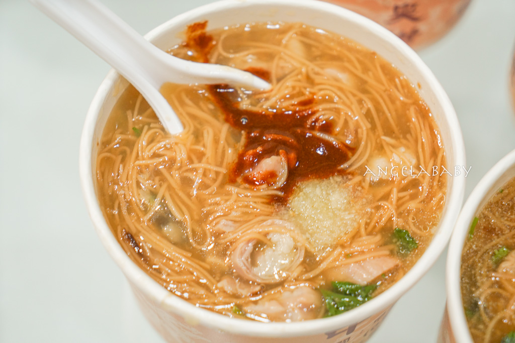 新莊美食『中港蚵仔麵線』在地30年爆料大腸蚵仔麵線、一口酥臭豆腐 @梅格(Angelababy)享樂日記