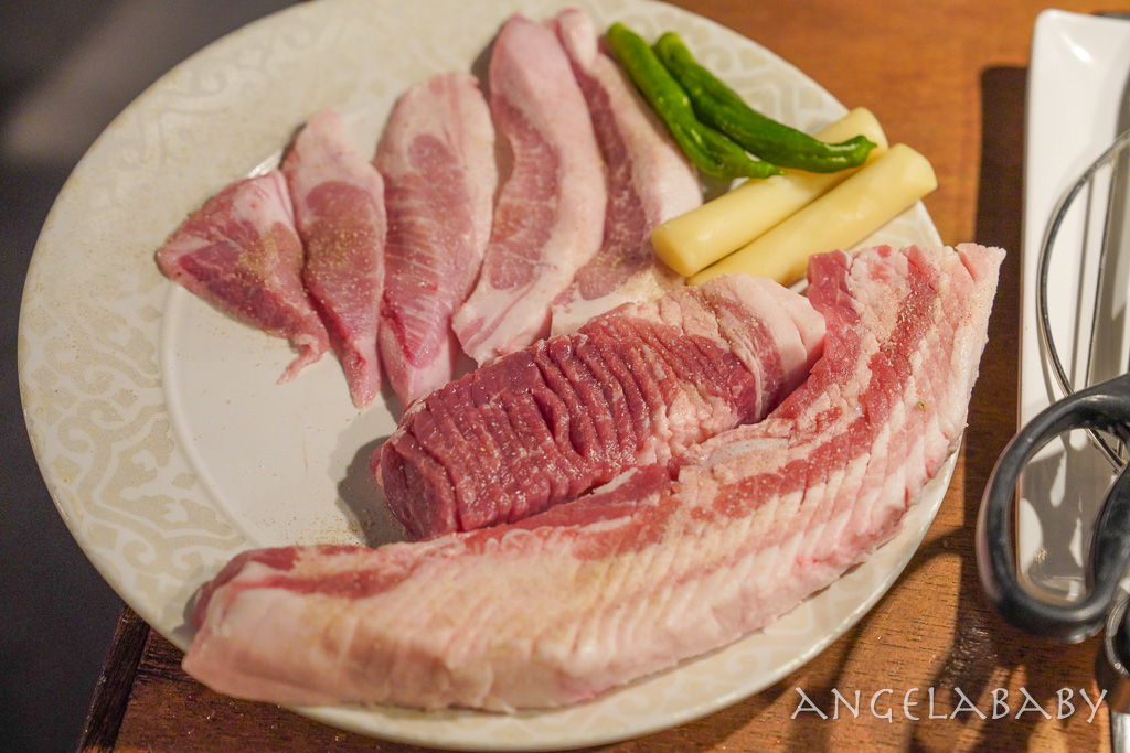 釜山西面烤肉推薦『烤肉的男子(고기굽는남자) 』菜單、免動手好吃烤肉推薦 @梅格(Angelababy)享樂日記