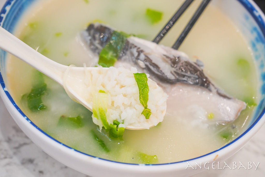 西門町美食『滿塘無刺虱目魚』超好吃乳白湯頭虱目魚粥、脆皮蚵仔煎 @梅格(Angelababy)享樂日記