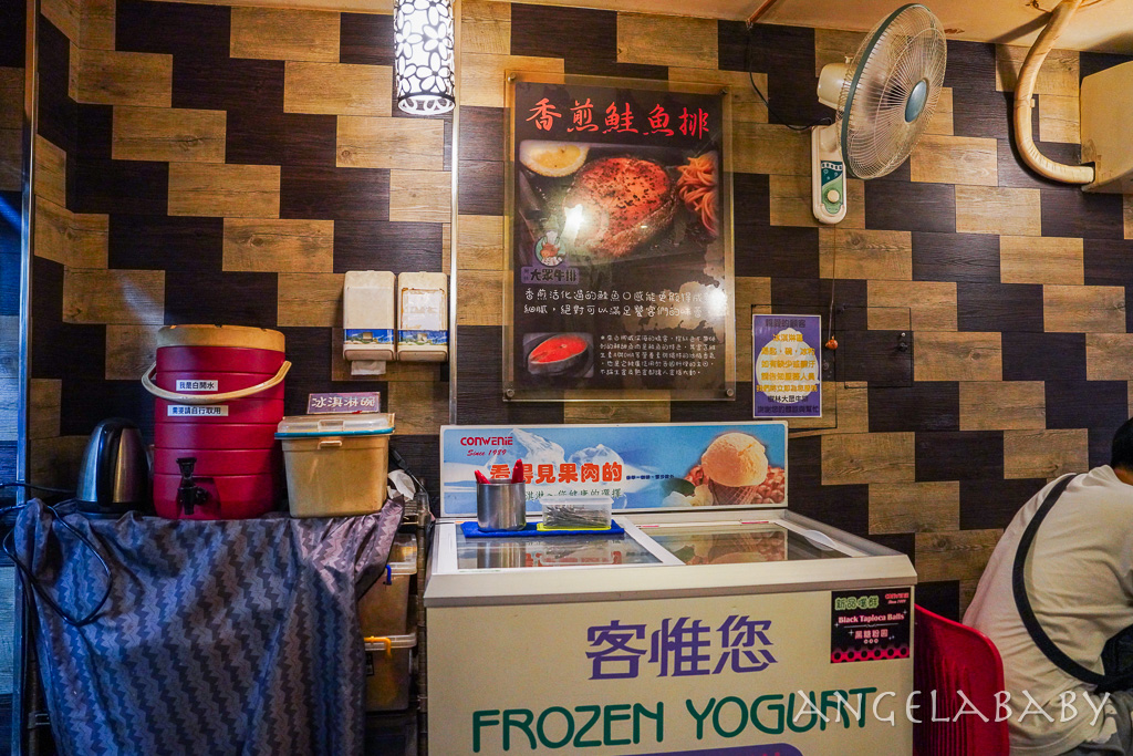樹林美食『樹林大眾牛排』菜單、新北40年平價好吃牛排、麵包濃湯飲料冰淇淋免費吃到飽 @梅格(Angelababy)享樂日記