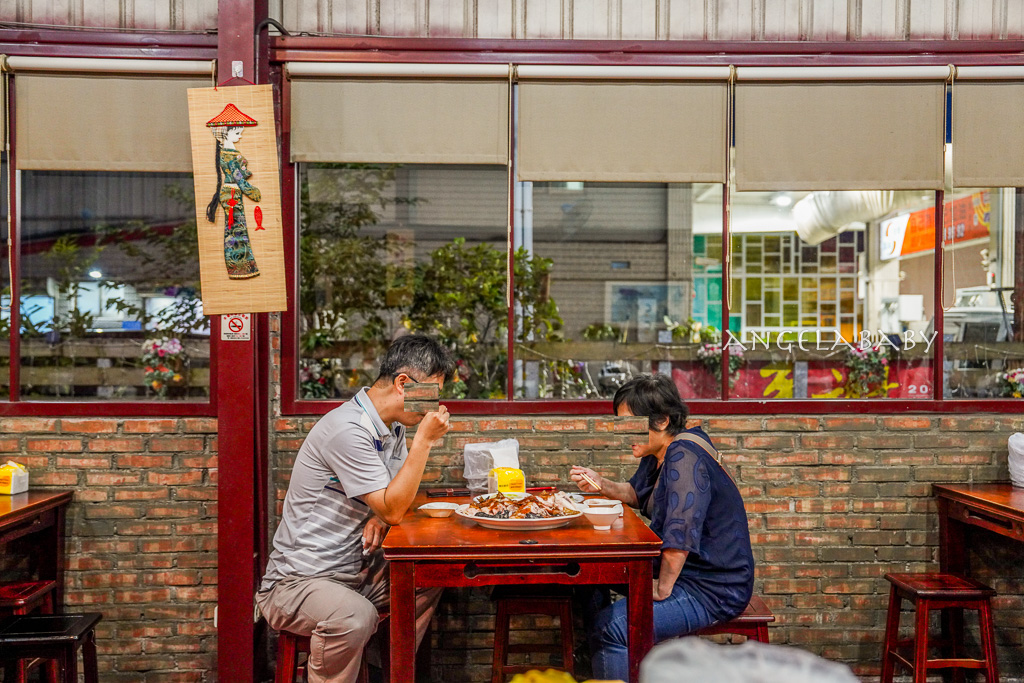礁溪美食『天下第一窯烤雞』龍眼木燒製的脆皮烤雞、豬油飯雞油飯吃到飽、礁溪烤雞推薦 @梅格(Angelababy)享樂日記