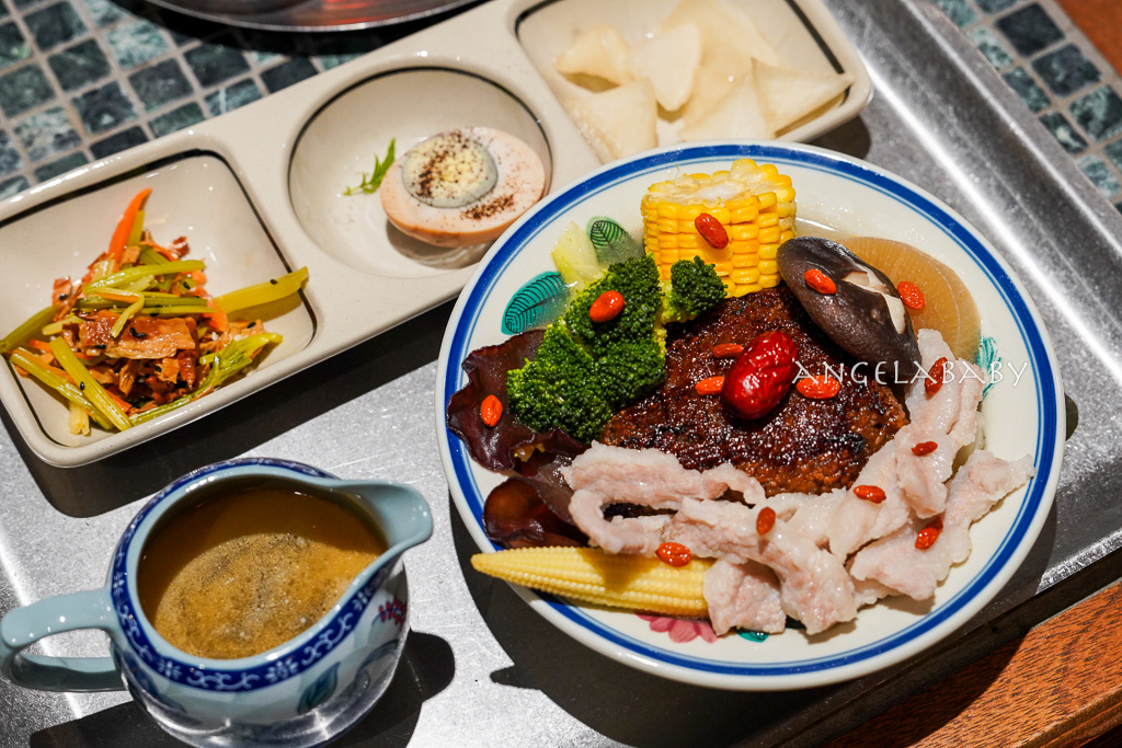 日月潭新開幕『日日TÊ茶室』復古時髦咖啡廳、預約制定食推薦、深夜酒吧 @梅格(Angelababy)享樂日記