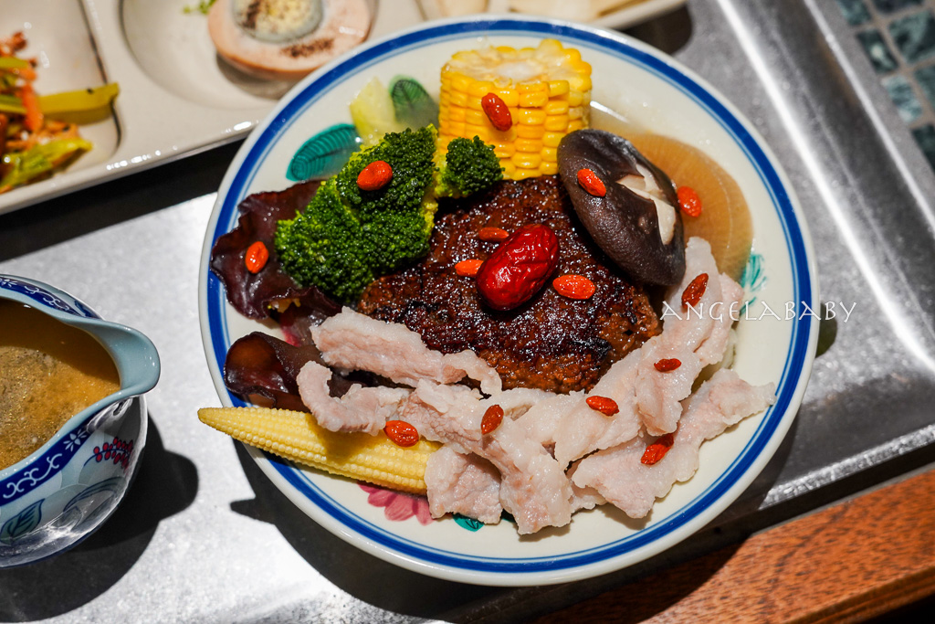 日月潭新開幕『日日TÊ茶室』復古時髦咖啡廳、預約制定食推薦、深夜酒吧 @梅格(Angelababy)享樂日記