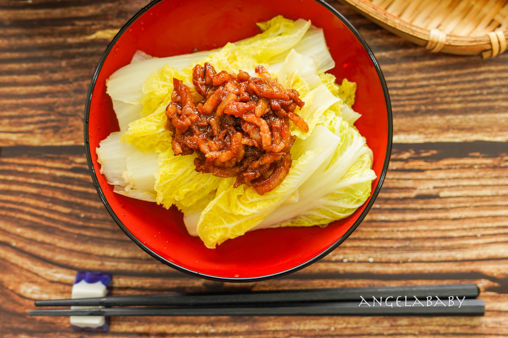 中秋烤肉禮盒『鬍鬚張』石板鹹豬肉、鮮蒜香腸都好吃、居家料理包囤貨冰箱、即時加熱超方便 @梅格(Angelababy)享樂日記