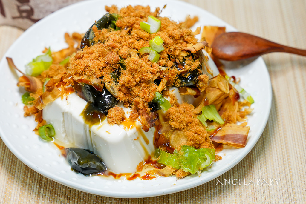中秋烤肉禮盒『鬍鬚張』石板鹹豬肉、鮮蒜香腸都好吃、居家料理包囤貨冰箱、即時加熱超方便 @梅格(Angelababy)享樂日記