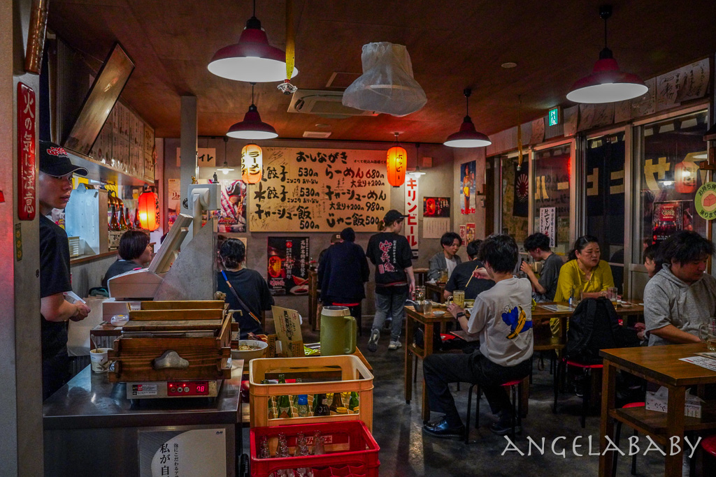四國高知必吃｜昭和45年創業的脆皮餃子『屋台安兵衛』菜單、tabelog3.67 @梅格(Angelababy)享樂日記