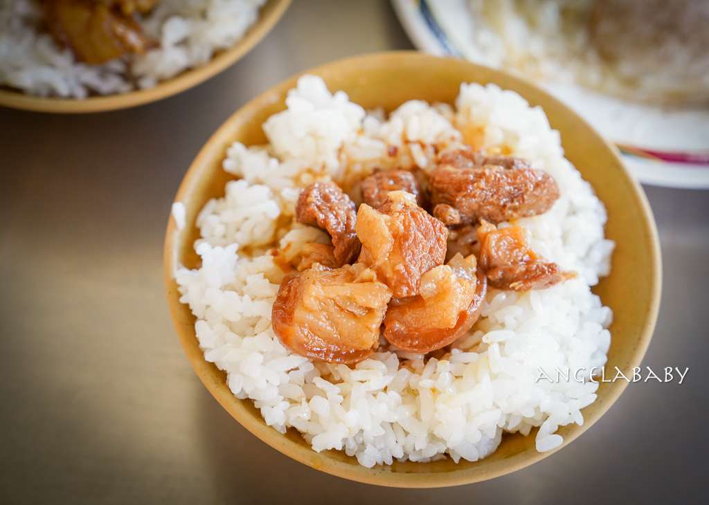 台東中式早餐『中華早點』招牌滷肉飯、巨無霸蔥蛋饅頭 @梅格(Angelababy)享樂日記