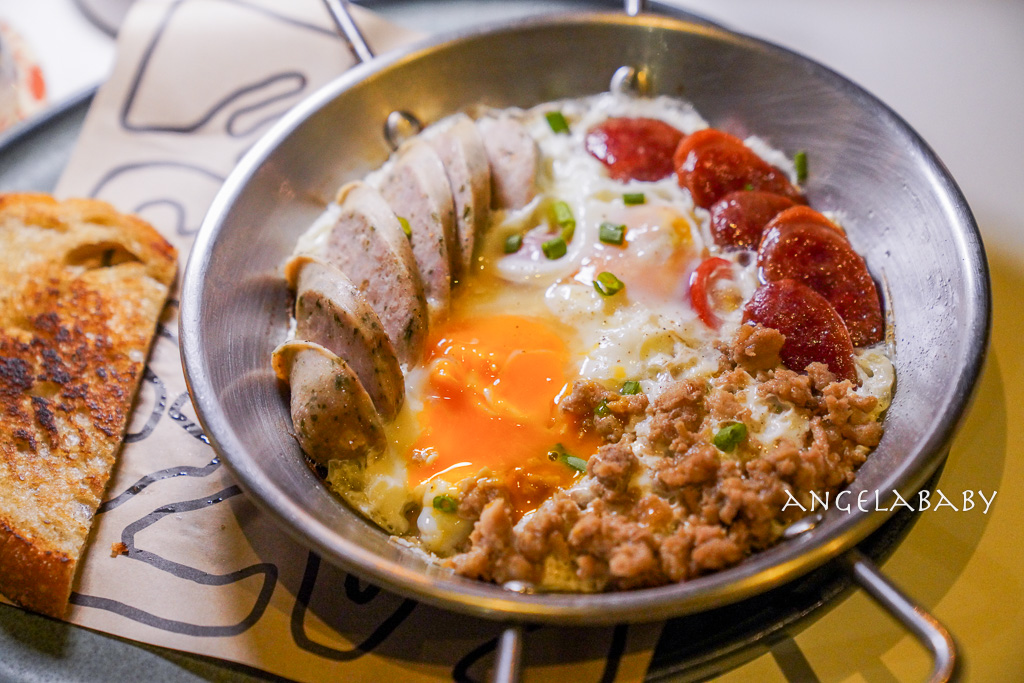 曼谷Asok站美食『Lazy Daisy Brunch and Bar』深夜早午餐、酒吧 @梅格(Angelababy)享樂日記