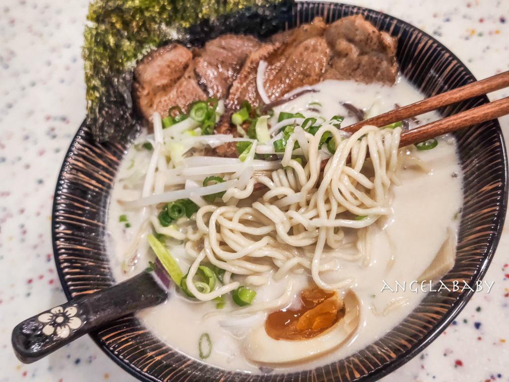 永樂市場大稻埕美食『赤羽拉面 ラーメン Ramen Akabane』百年古蹟裡的超濃豚骨拉麵、紅茶綠茶免費 @梅格(Angelababy)享樂日記