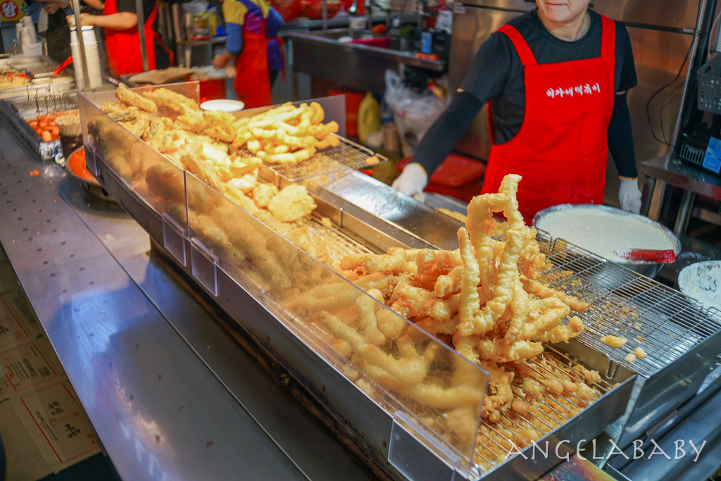 釜山南浦洞富平市場必吃『Mil Got (밀곳)』招牌黃豆奶油艾草麵包（奶油餡紅豆艾草糯米糕） @梅格(Angelababy)享樂日記