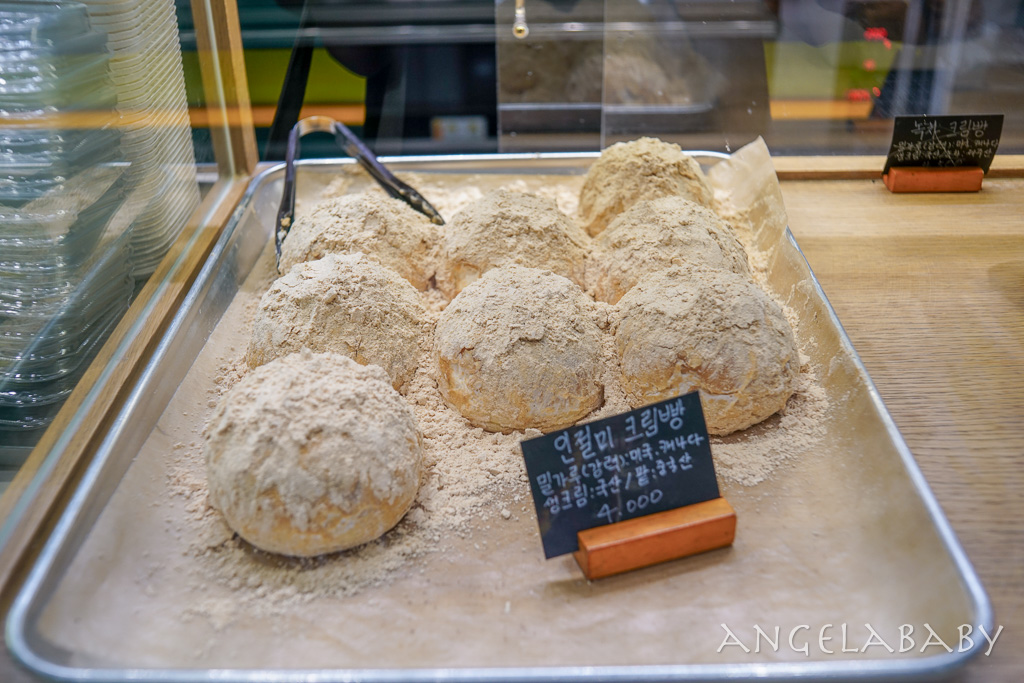 釜山南浦洞富平市場必吃『Mil Got (밀곳)』招牌黃豆奶油艾草麵包（奶油餡紅豆艾草糯米糕） @梅格(Angelababy)享樂日記