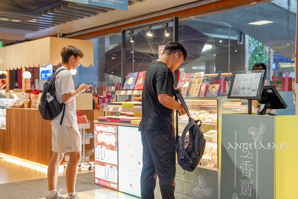 南港車站美食甜點『玉香齋』巨無霸草莓大福、芒果大福（雪莓娘）、水果提拉米蘇南港環球購物中心快閃到9/30 @梅格(Angelababy)享樂日記
