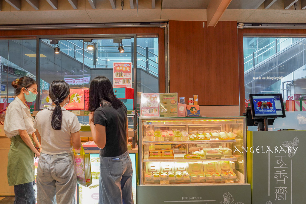 南港車站美食甜點『玉香齋』巨無霸草莓大福、芒果大福（雪莓娘）、水果提拉米蘇南港環球購物中心快閃到9/30 @梅格(Angelababy)享樂日記