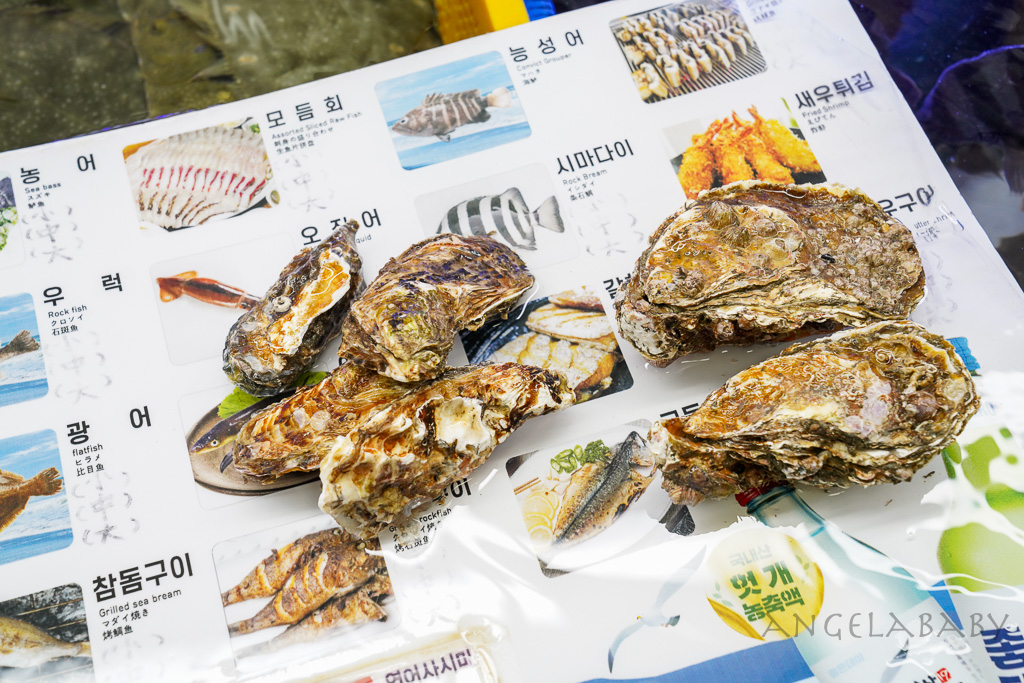 釜山札嘎其市場 (부산 자갈치시장)吃海鮮選第100攤、長腳蟹、鮑魚、帝王蟹、生章魚肥美新鮮招待超多 @梅格(Angelababy)享樂日記