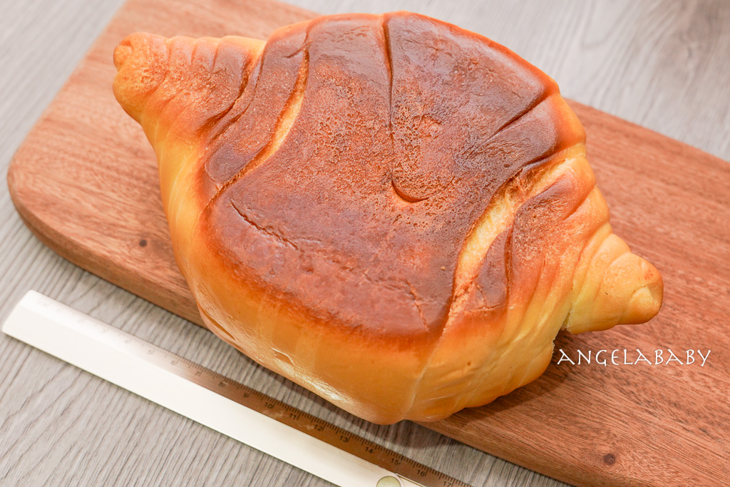 基隆最好吃的麵包店『珍味香餅家』芋頭控必吃芋香吐司、招牌伴手禮：帝王酥、紅豆麻糬餅、手工沙其馬 @梅格(Angelababy)享樂日記