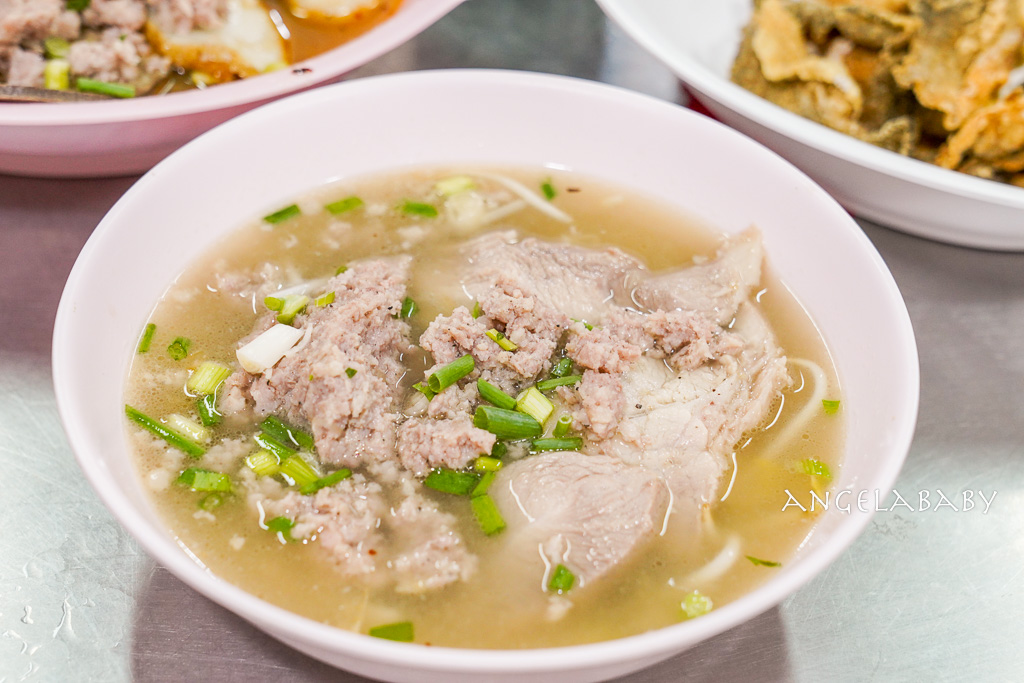 泰國曼谷米其林小吃推薦『榮泰米粉湯』Rung Rueang Pork Noodles รุ่งเรืองก๋วยเตี๋ยวหมู以泰式豬碎肉粿條湯聞名 @梅格(Angelababy)享樂日記
